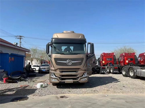 二手東風(fēng)旗艦600馬力牽引車