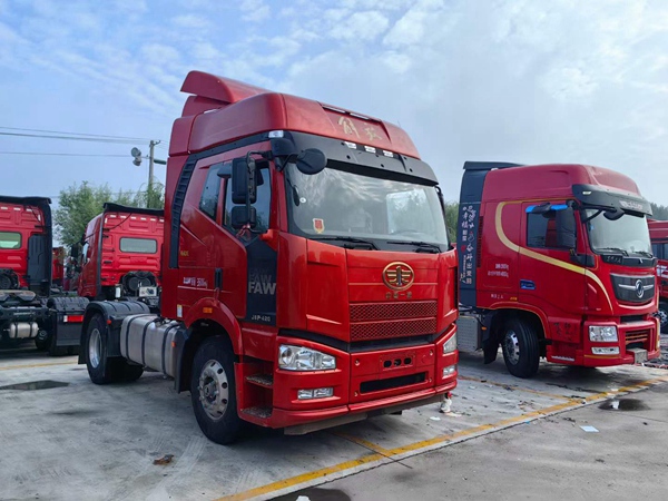 二手單驅(qū)牽引車供應(yīng)廠家