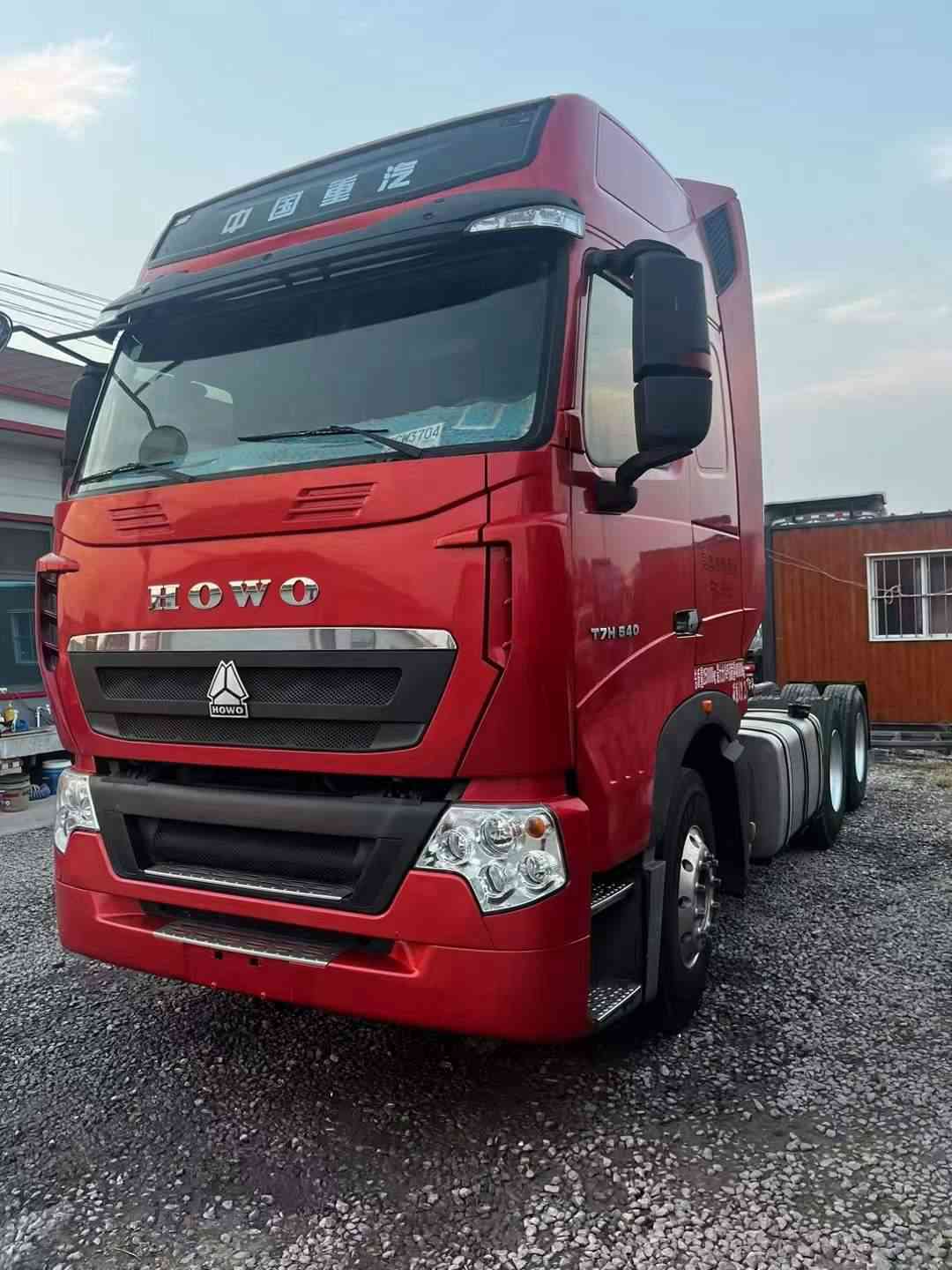 二手重汽豪沃540馬力牽引車(chē)