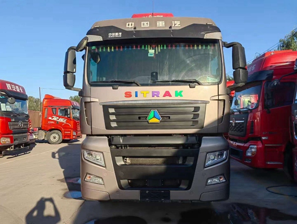 二手汕德卡G7510馬力牽引車(chē)