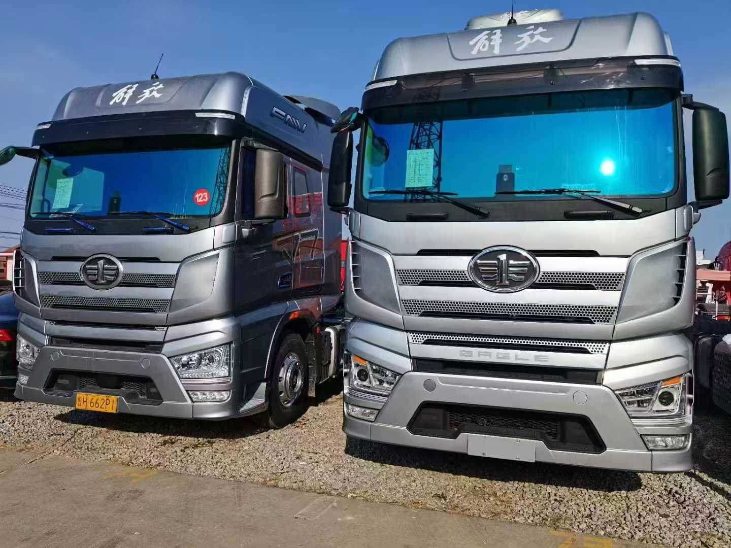 梁山二手車市場(chǎng)現(xiàn)兩臺(tái)優(yōu)質(zhì)國(guó)六解放大 J7 牽引車